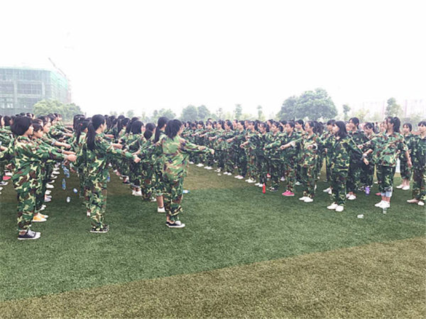 1509604751456204.jpg 军训是一场最美的邂逅153.jpg