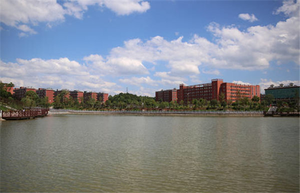 1512120338916113.jpg 学校简介541.jpg
