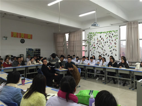 1512367845162696.jpg 萍乡卫校系列主题班会(三)——创建文明城市256.jpg