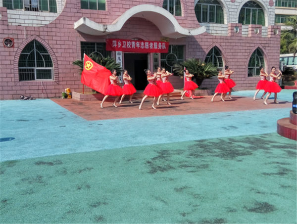 1512368253191732.jpg 萍乡卫校到福利院爱心服务活动410.jpg